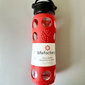 NEW LIFEGACTORY GLASS BOTTLE 22 oz SILICONE SLEEVE